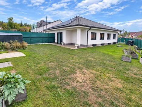 Pronájem bytu 5+kk v novostavbě RD, 130 m², terasa, zahrada – Včelná